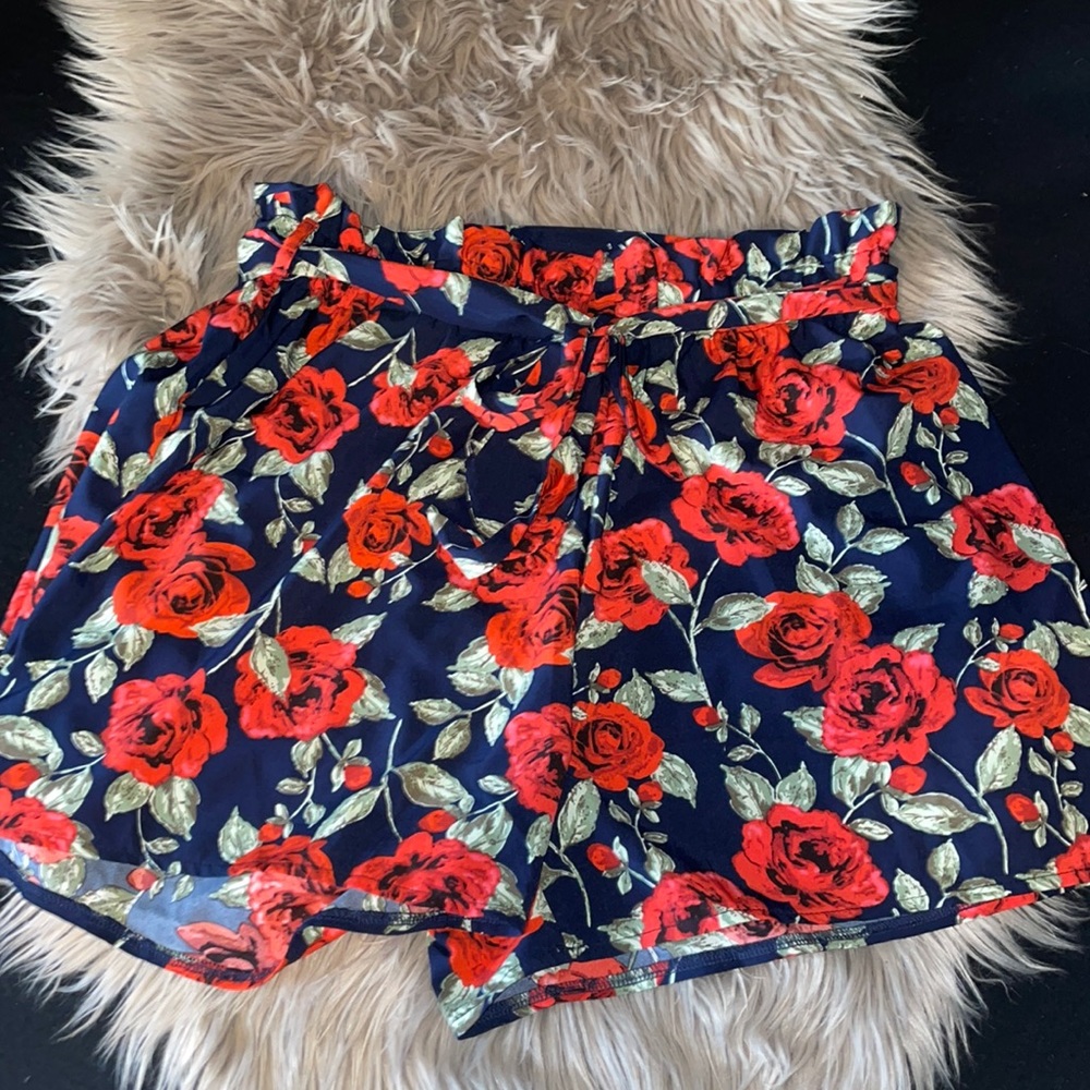 SheIn Rose Print Paperbag Waist Belted Shorts NWOT
